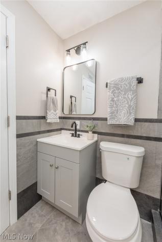1130 Saxe Avenue Cuyahoga Falls OH 44221
