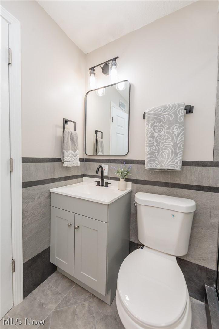1130 Saxe Avenue Cuyahoga Falls OH 44221