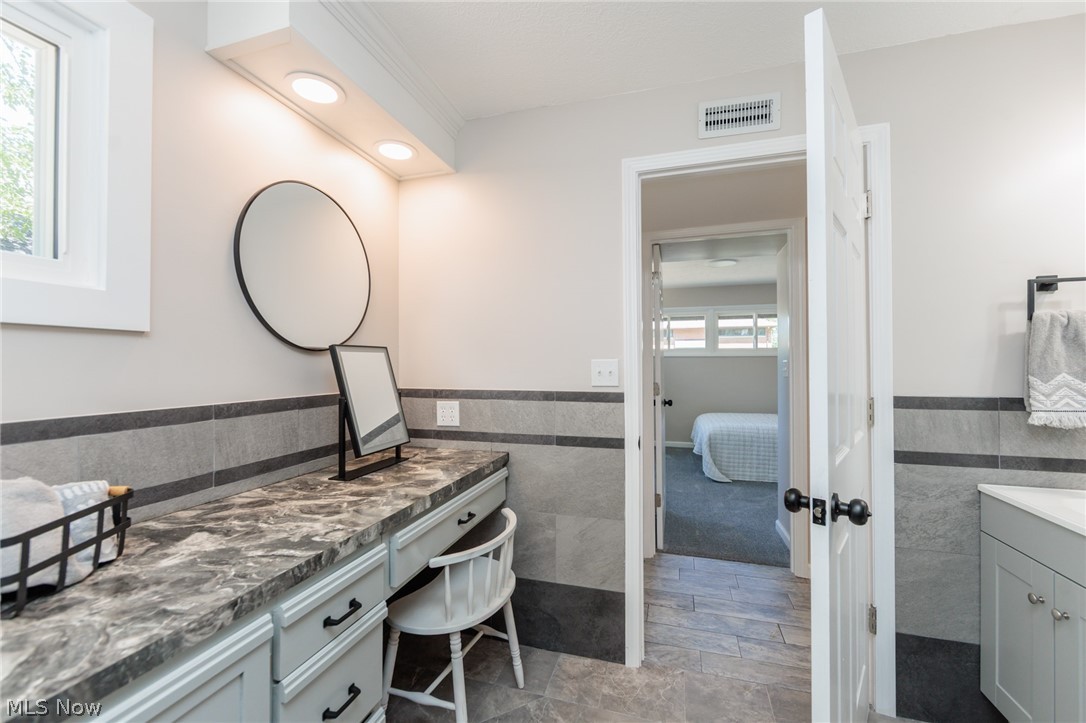 1130 Saxe Avenue Cuyahoga Falls OH 44221