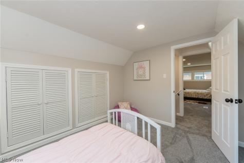 1130 Saxe Avenue Cuyahoga Falls OH 44221