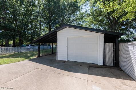 1130 Saxe Avenue Cuyahoga Falls OH 44221