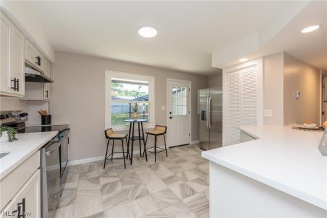1130 Saxe Avenue Cuyahoga Falls OH 44221