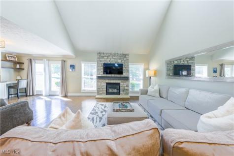 1462 Hollow Wood Lane Avon OH 44011