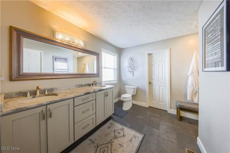 1462 Hollow Wood Lane Avon OH 44011