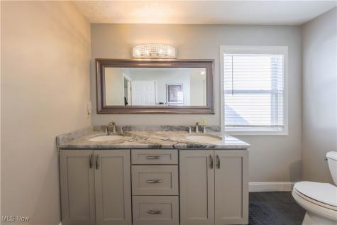 1462 Hollow Wood Lane Avon OH 44011