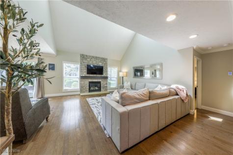 1462 Hollow Wood Lane Avon OH 44011