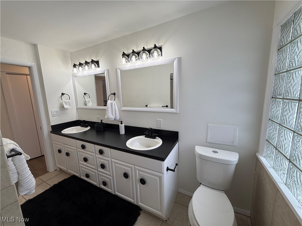 352 Skyview Drive Seven Hills OH 44131