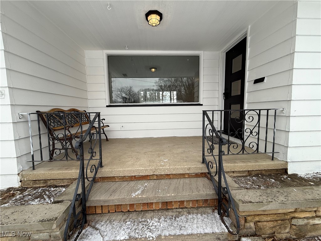 352 Skyview Drive Seven Hills OH 44131