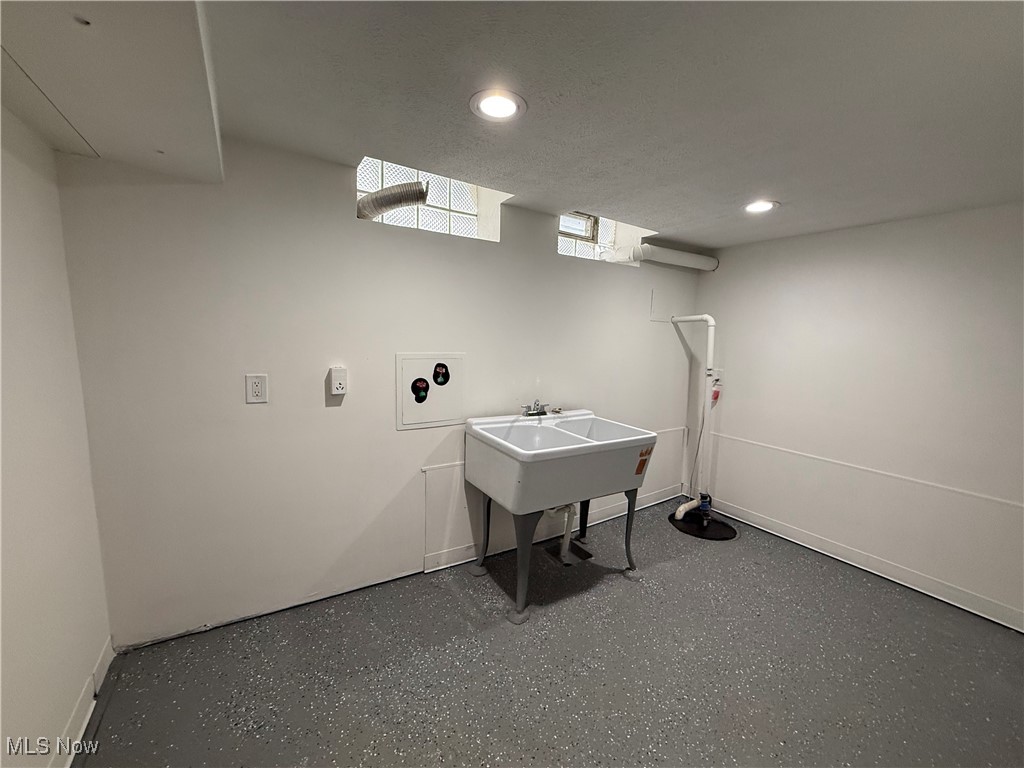 352 Skyview Drive Seven Hills OH 44131