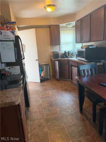 4874 E 93rd Street Garfield Heights OH 44125