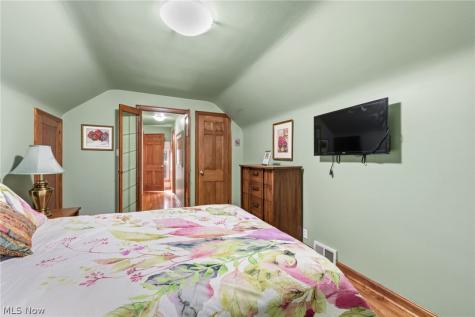 3849 Bainbridge Road Cleveland Heights OH 44118