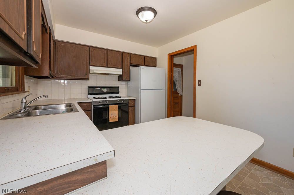 2233 Breezewood Drive Austintown OH 44515