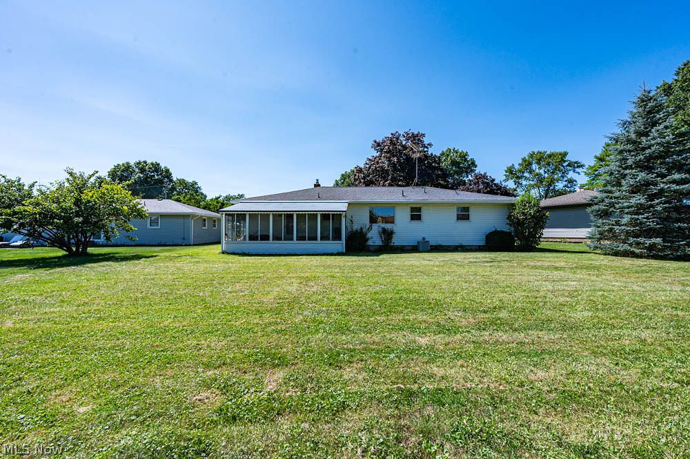 2233 Breezewood Drive Austintown OH 44515