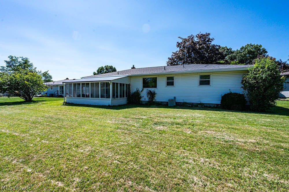 2233 Breezewood Drive Austintown OH 44515