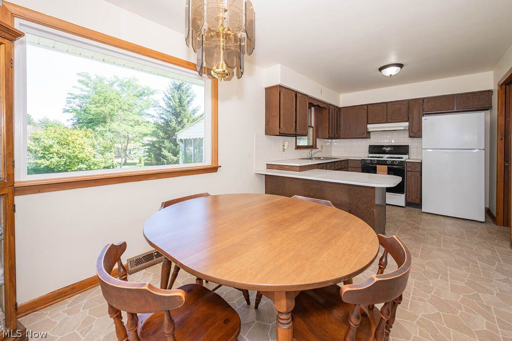 2233 Breezewood Drive Austintown OH 44515