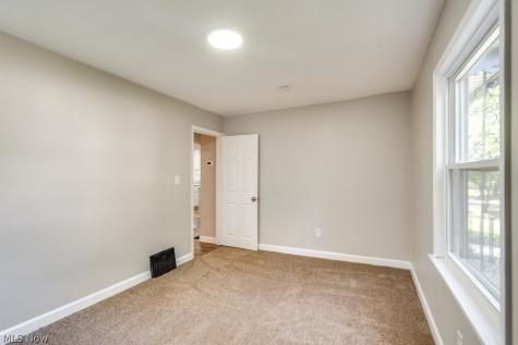 821 Cree Avenue Akron OH 44305