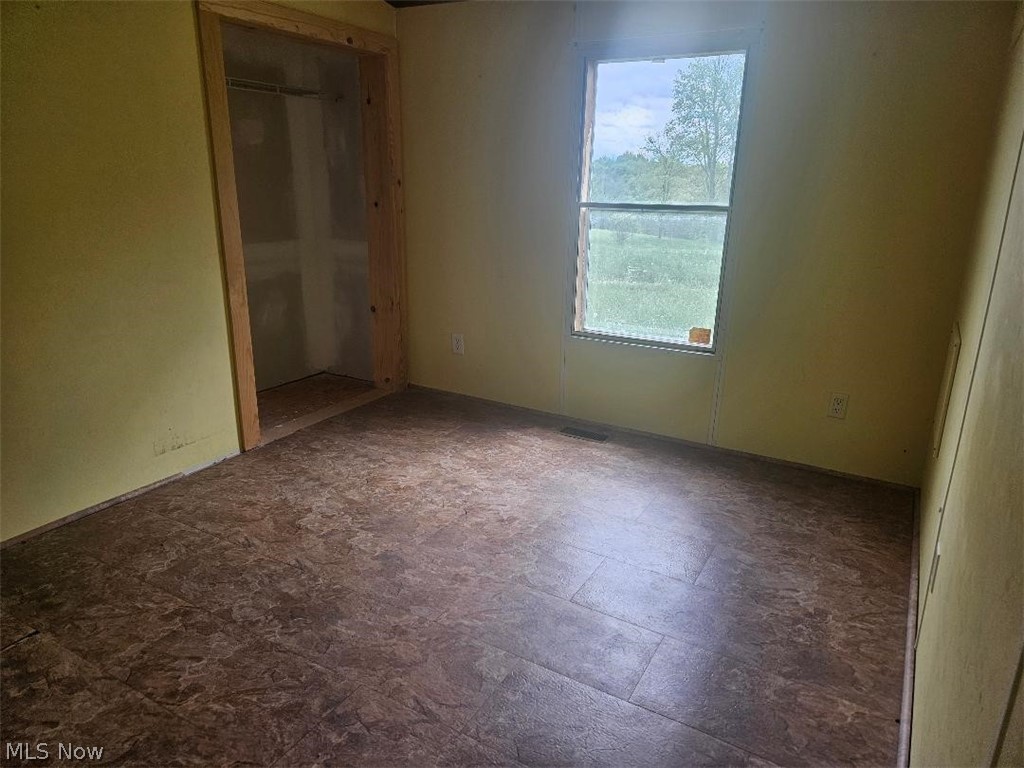 5229 Senate Road SE Amsterdam OH 43903