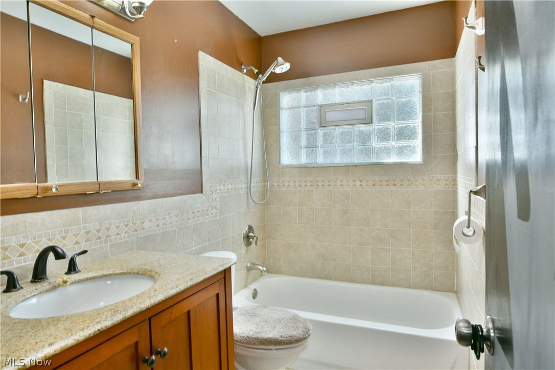 2333 Stephens Avenue Warren OH 44485