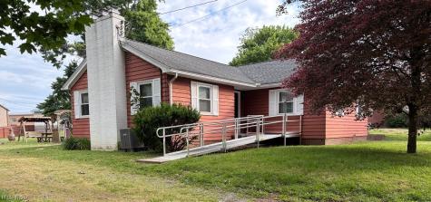 339 Belle Street SW Hartville OH 44632