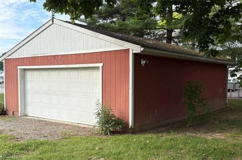 339 Belle Street SW Hartville OH 44632