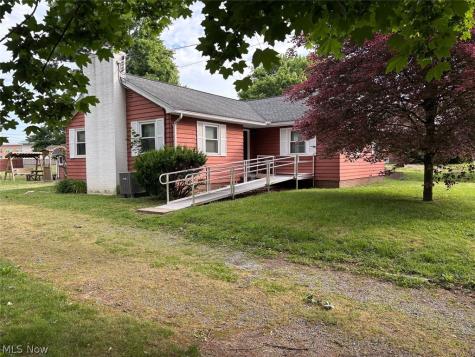 339 Belle Street SW Hartville OH 44632