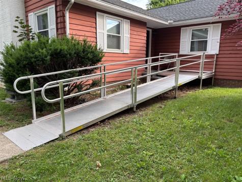339 Belle Street SW Hartville OH 44632