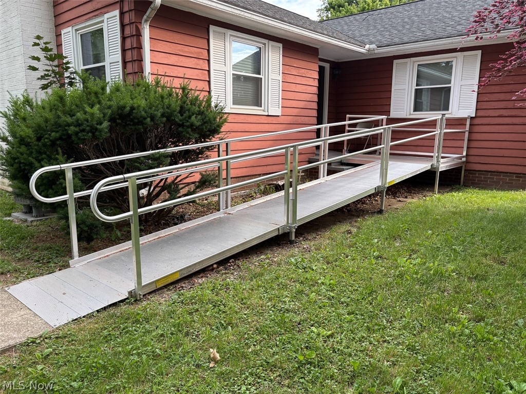 339 Belle Street SW Hartville OH 44632