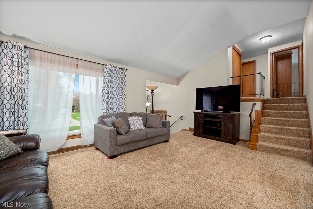 6419 Hollywood Drive Parma OH 44129