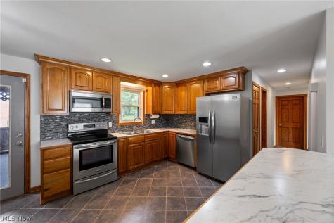 8311 Parkford Street NW Massillon OH 44646