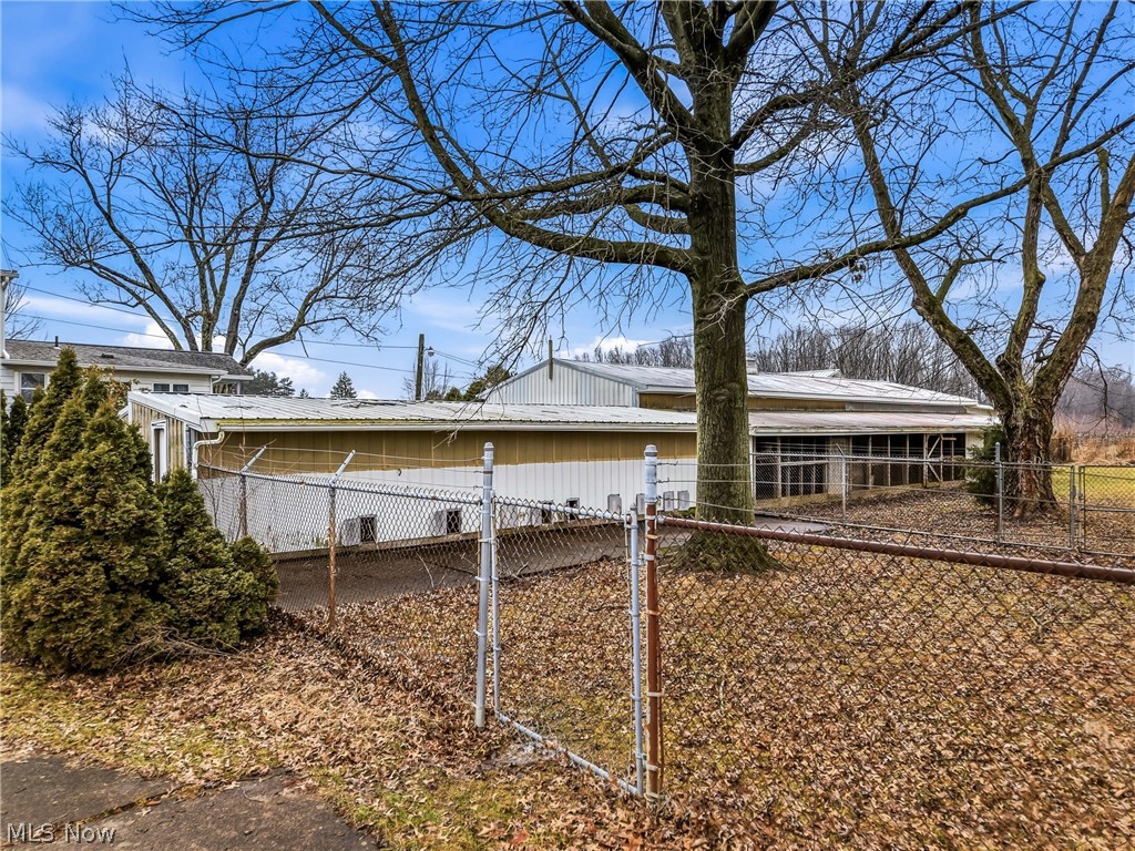 8539 Schubert Avenue NE Alliance OH 44601