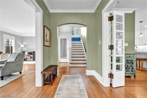 2885 Edgehill Road Cleveland Heights OH 44118