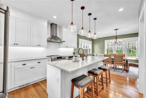 2885 Edgehill Road Cleveland Heights OH 44118