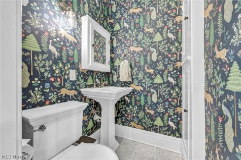2885 Edgehill Road Cleveland Heights OH 44118