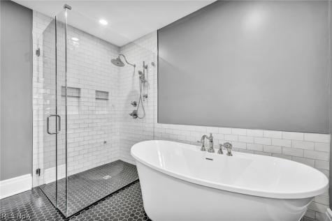 2885 Edgehill Road Cleveland Heights OH 44118