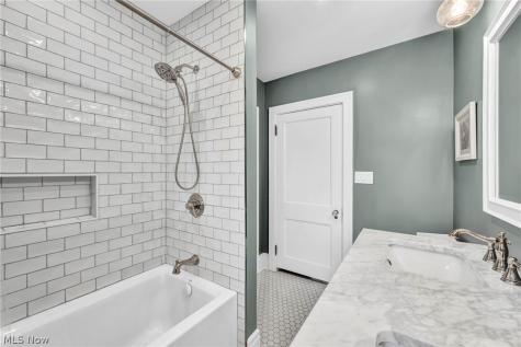 2885 Edgehill Road Cleveland Heights OH 44118