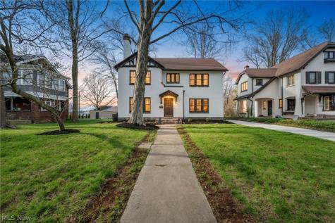 2885 Edgehill Road Cleveland Heights OH 44118