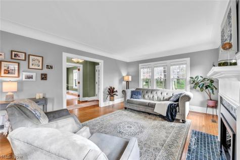 2885 Edgehill Road Cleveland Heights OH 44118