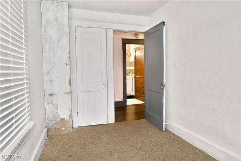 32 E Avondale Avenue Youngstown OH 44507