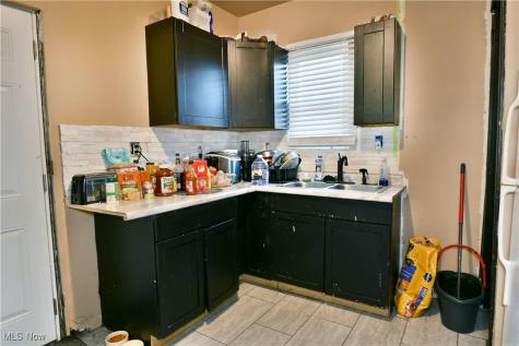 32 E Avondale Avenue Youngstown OH 44507