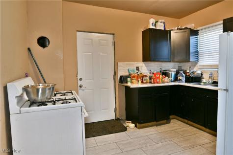 32 E Avondale Avenue Youngstown OH 44507