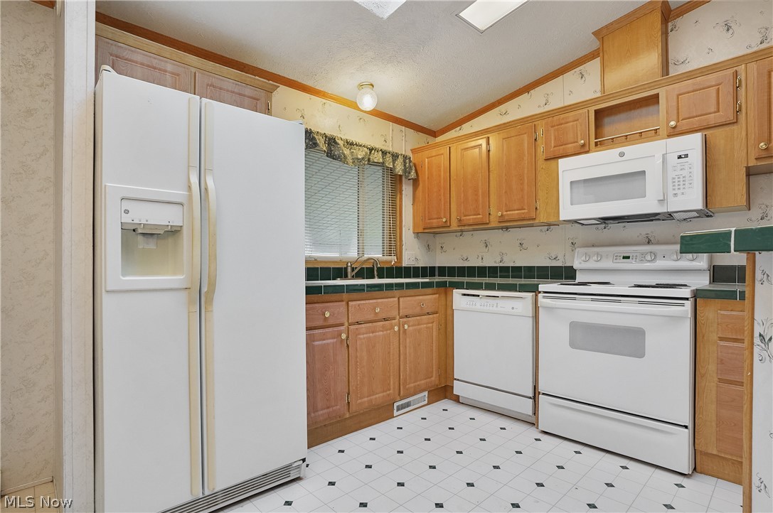 228 Troy Oaks Drive Hiram OH 44234