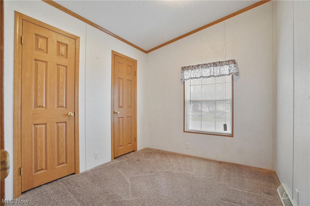 228 Troy Oaks Drive Hiram OH 44234