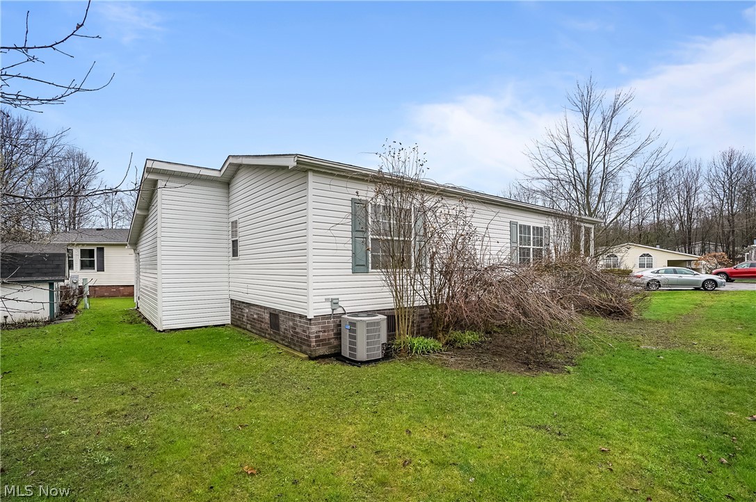 228 Troy Oaks Drive Hiram OH 44234