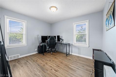 16102 Talford Avenue Cleveland OH 44128