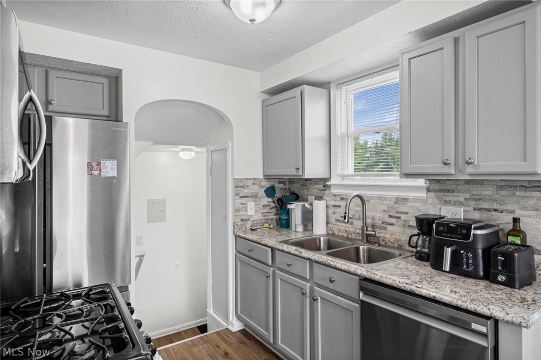 16102 Talford Avenue Cleveland OH 44128