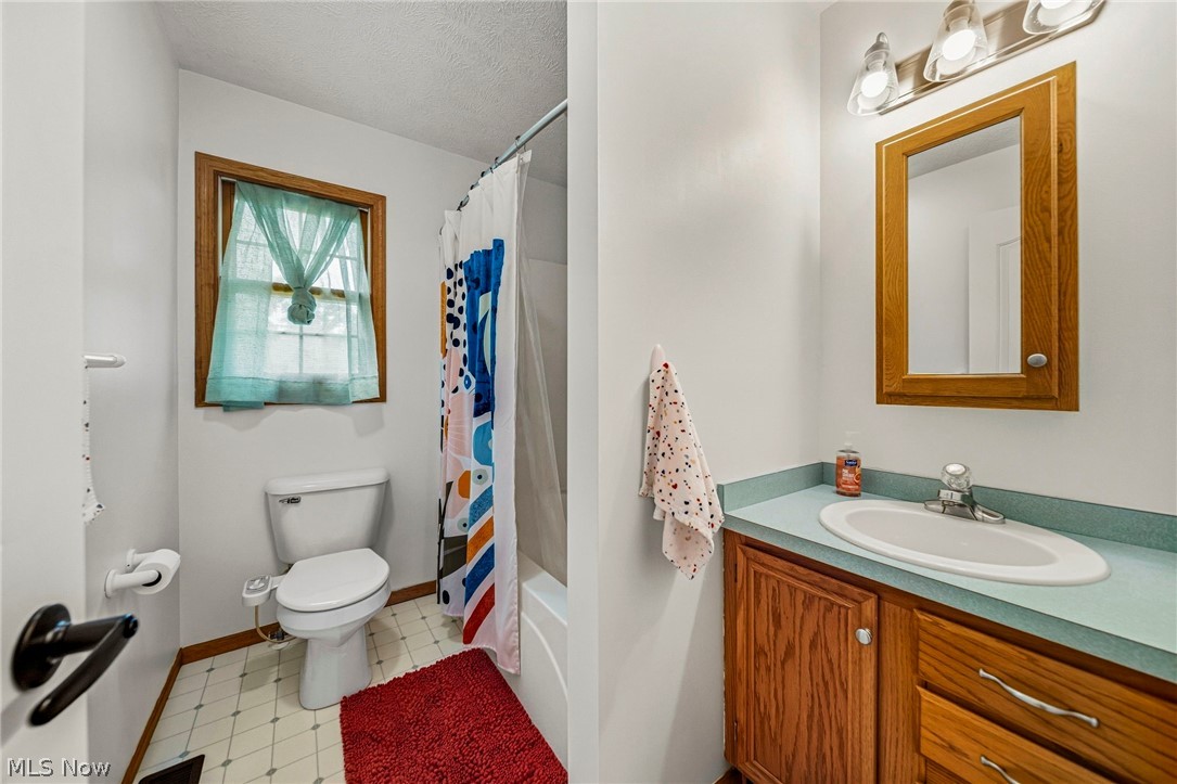 2009 Clay Road Dorset OH 44032
