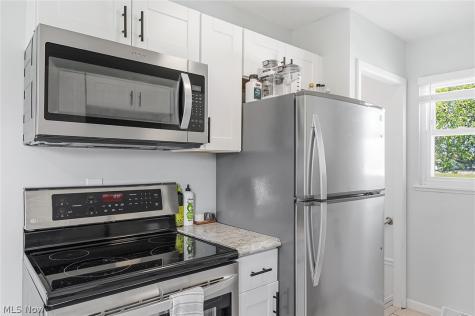 5882 Middlebrook Boulevard Brook Park OH 44142
