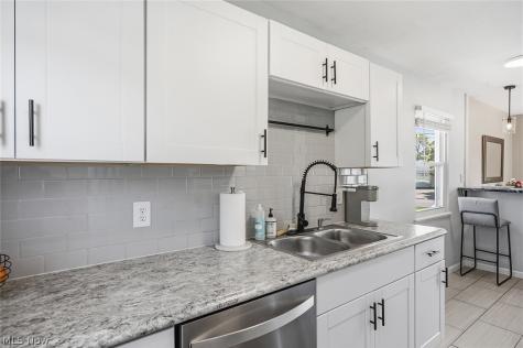 5882 Middlebrook Boulevard Brook Park OH 44142