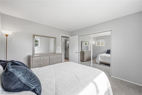5882 Middlebrook Boulevard Brook Park OH 44142