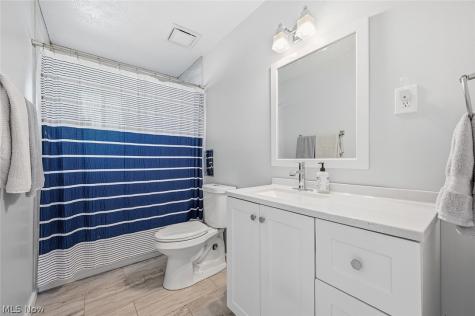 5882 Middlebrook Boulevard Brook Park OH 44142